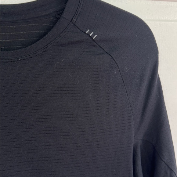 Lululemon Drysense Short Sleeve Shirt
Black size Large - Picture 5 of 9